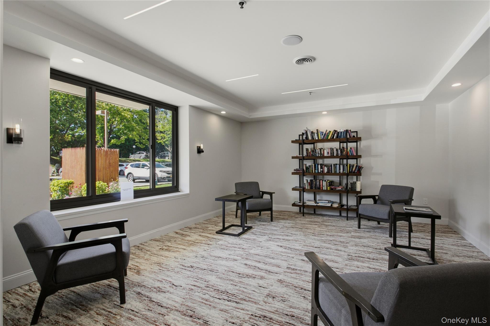 1376 Midland Avenue, Unit 105 photo 3