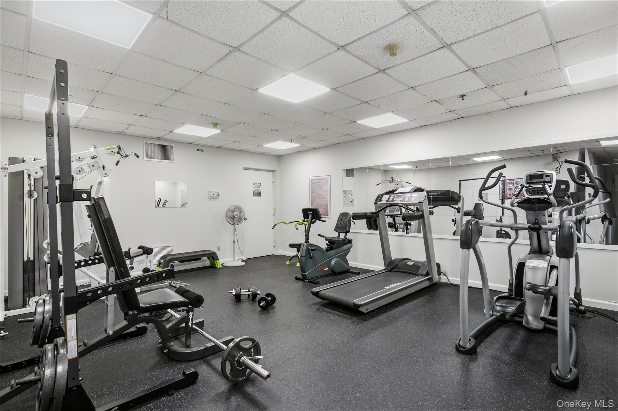 1376 Midland Avenue, Unit 105 photo 23