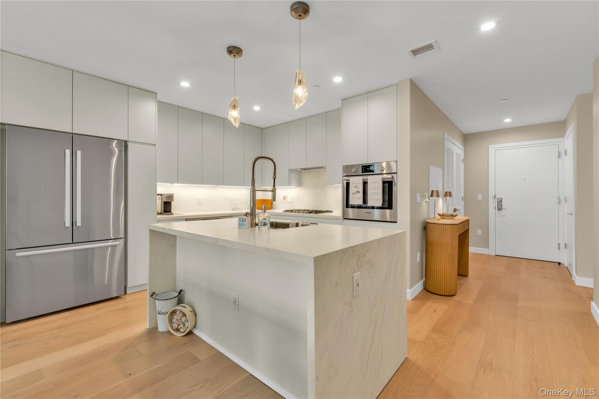 100 Boardwalk, Unit 904A photo 8