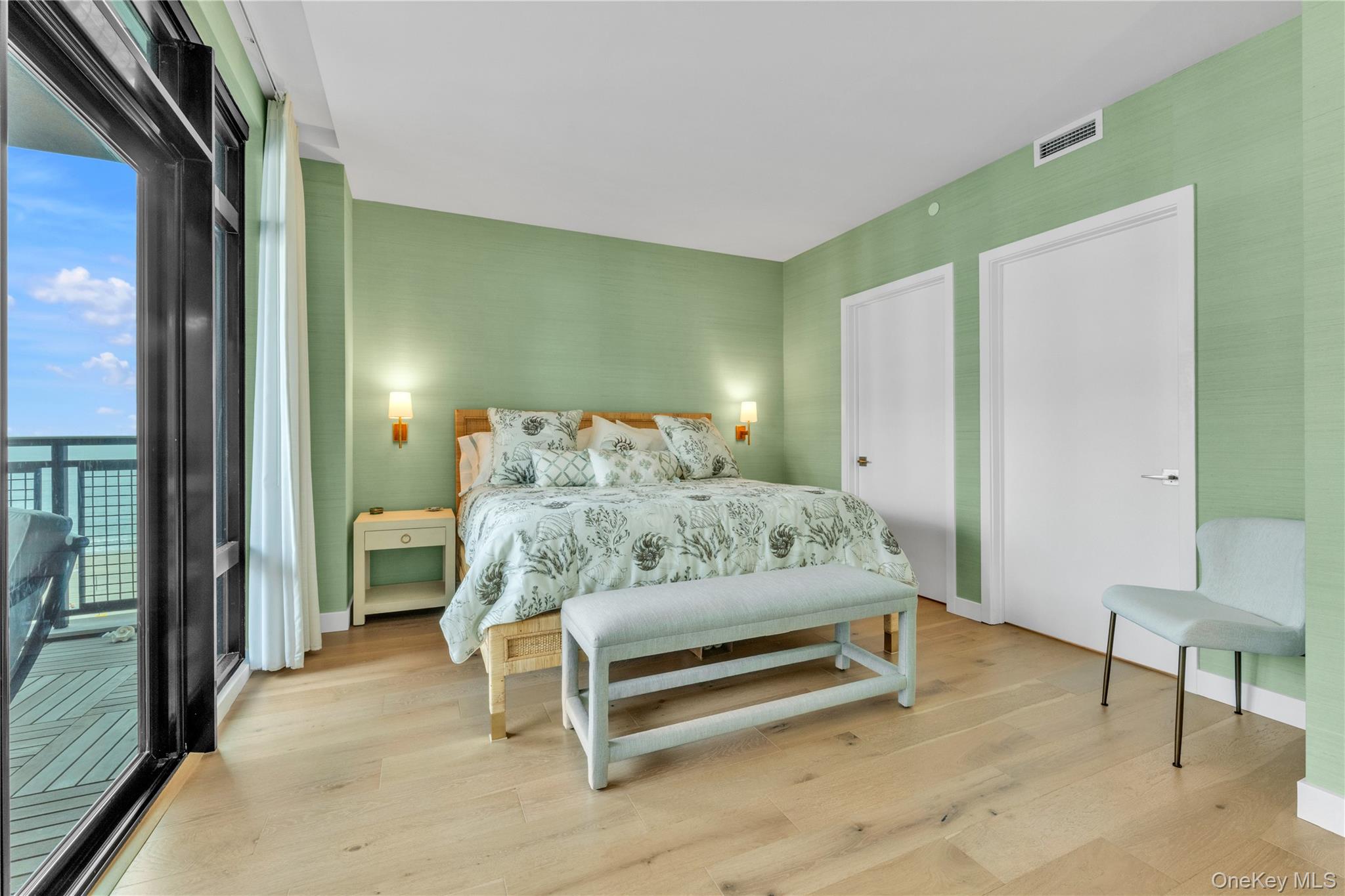 100 Boardwalk, Unit 904A photo 10