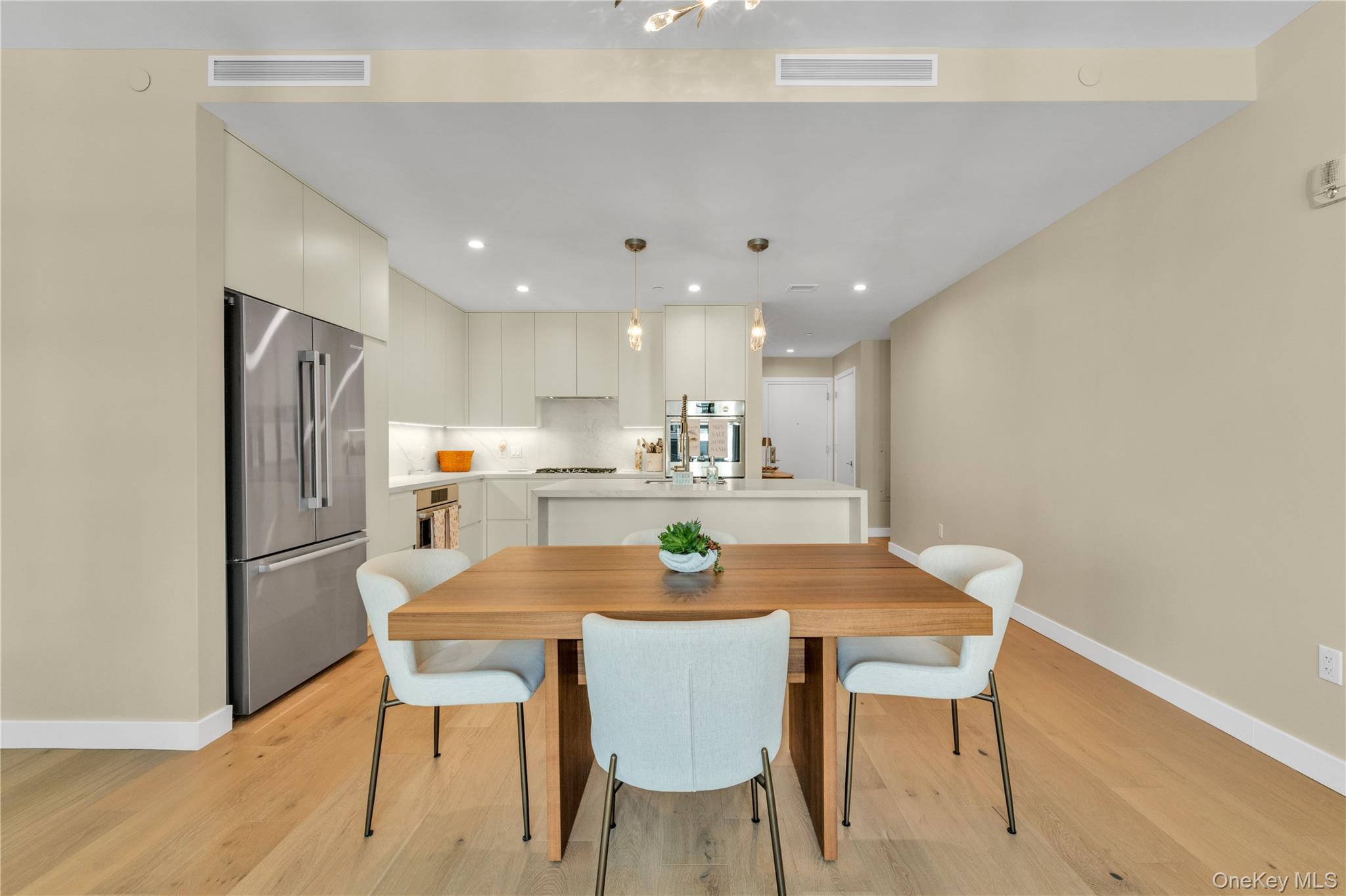 100 Boardwalk, Unit 904A photo 4