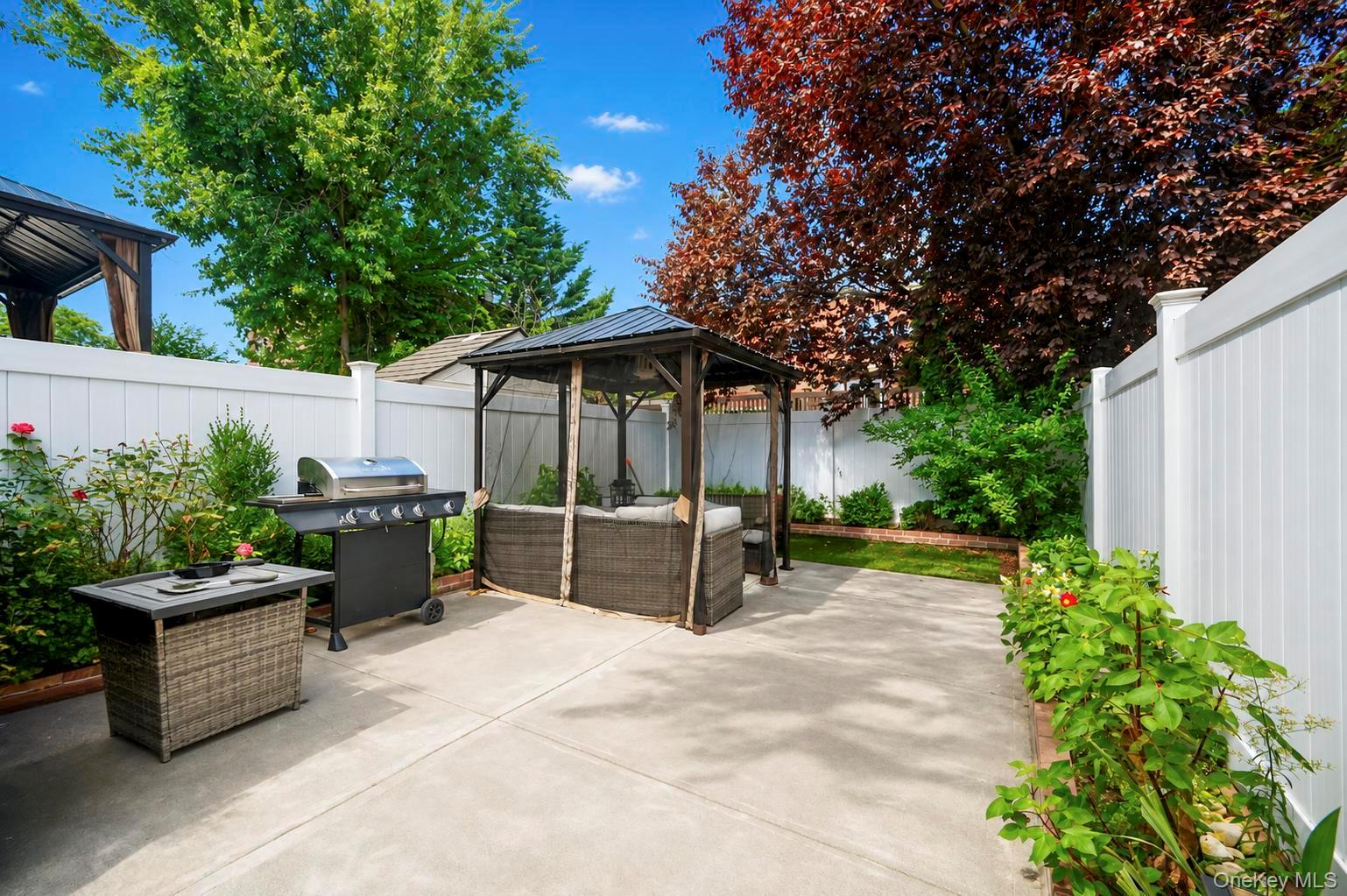6339 77th Place – For Rent photo 5