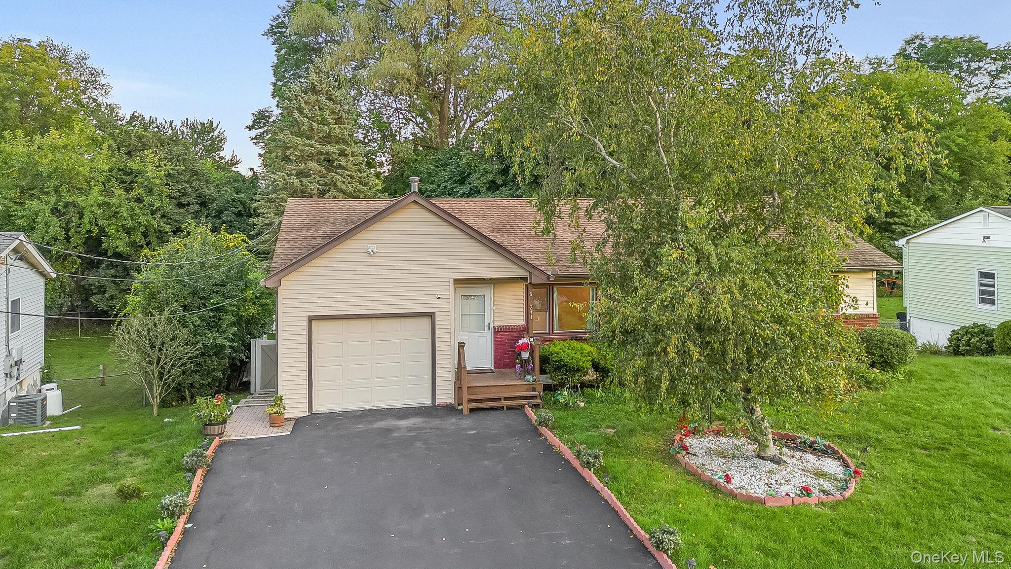 241 Garden Street – For Sale photo 2
