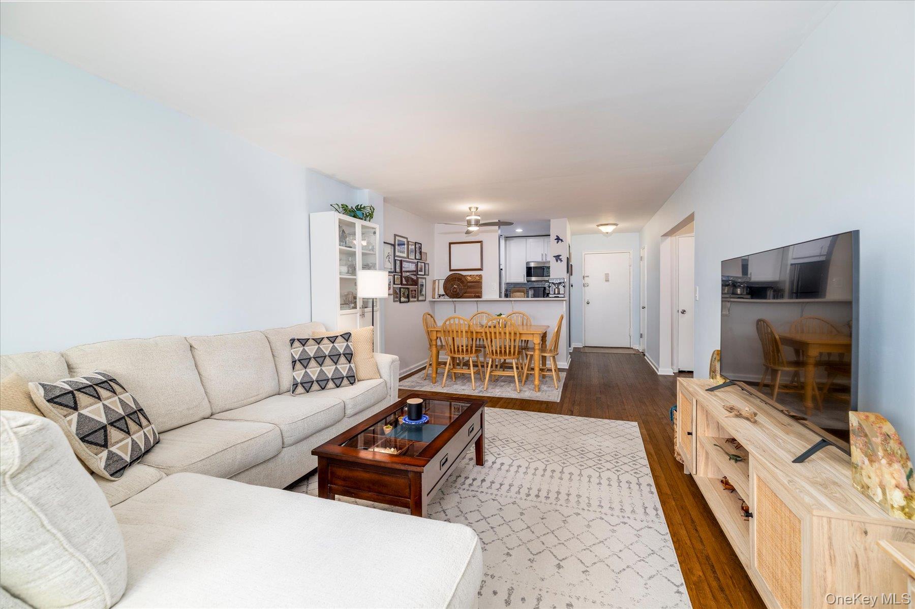 1 E Broadway Ave, Unit 3C photo 4