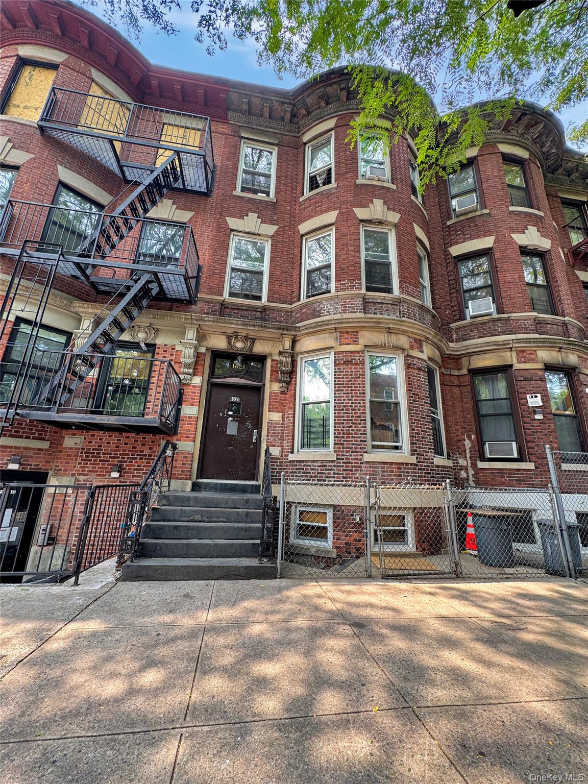 1821 Topping Avenue – For Sale photo 2