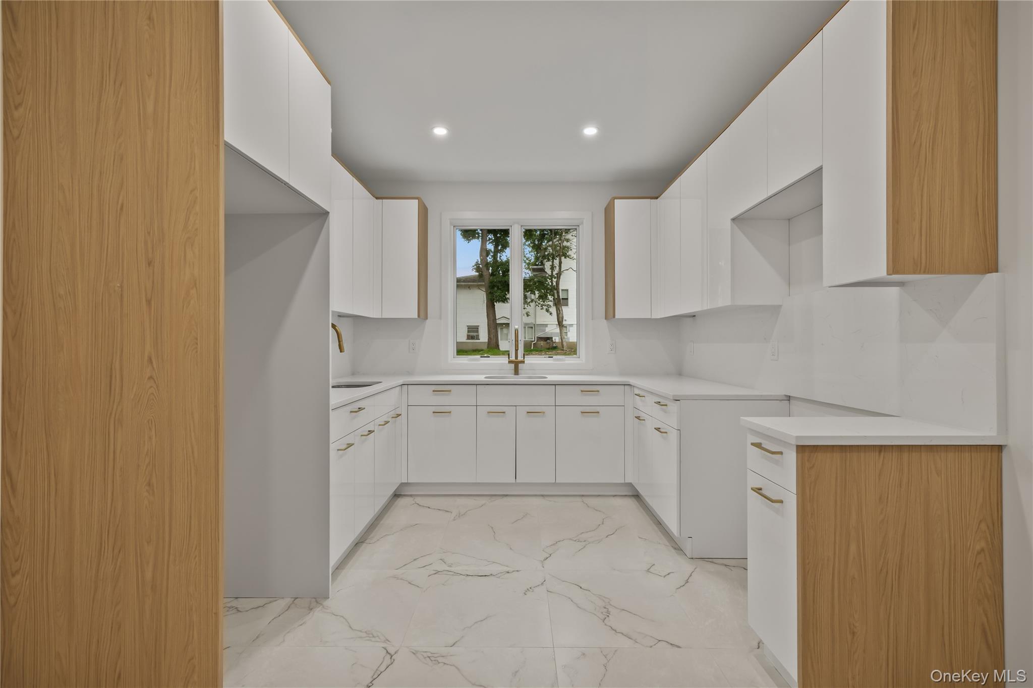 41 Saddle River Road, Unit 111 photo 12
