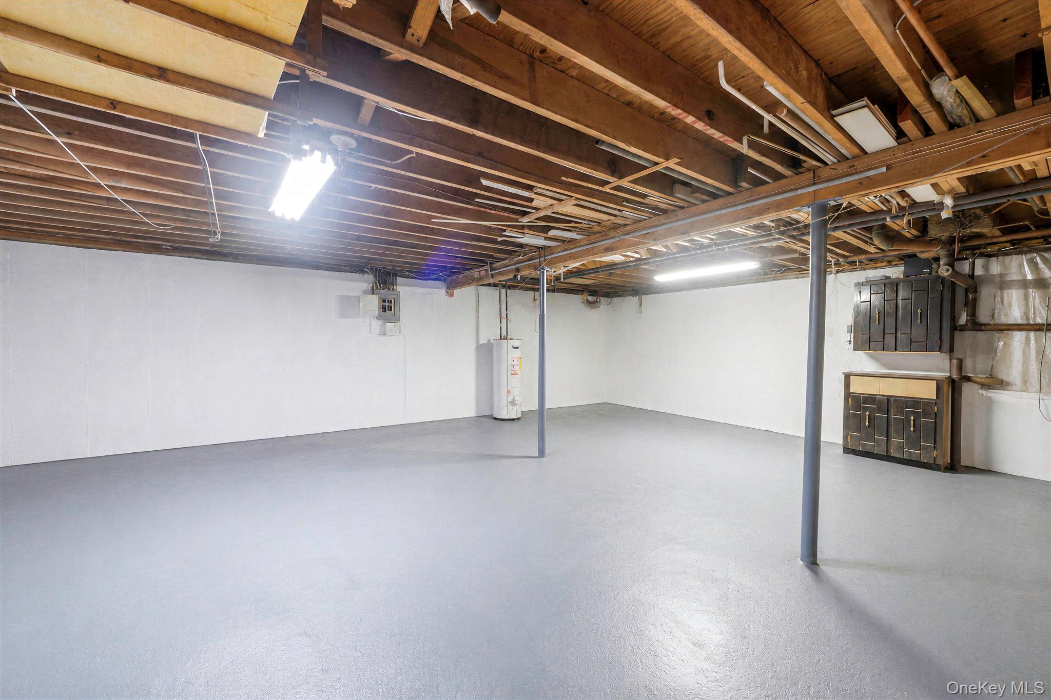 2345 Louis Kossuth Avenue – For Sale photo 34