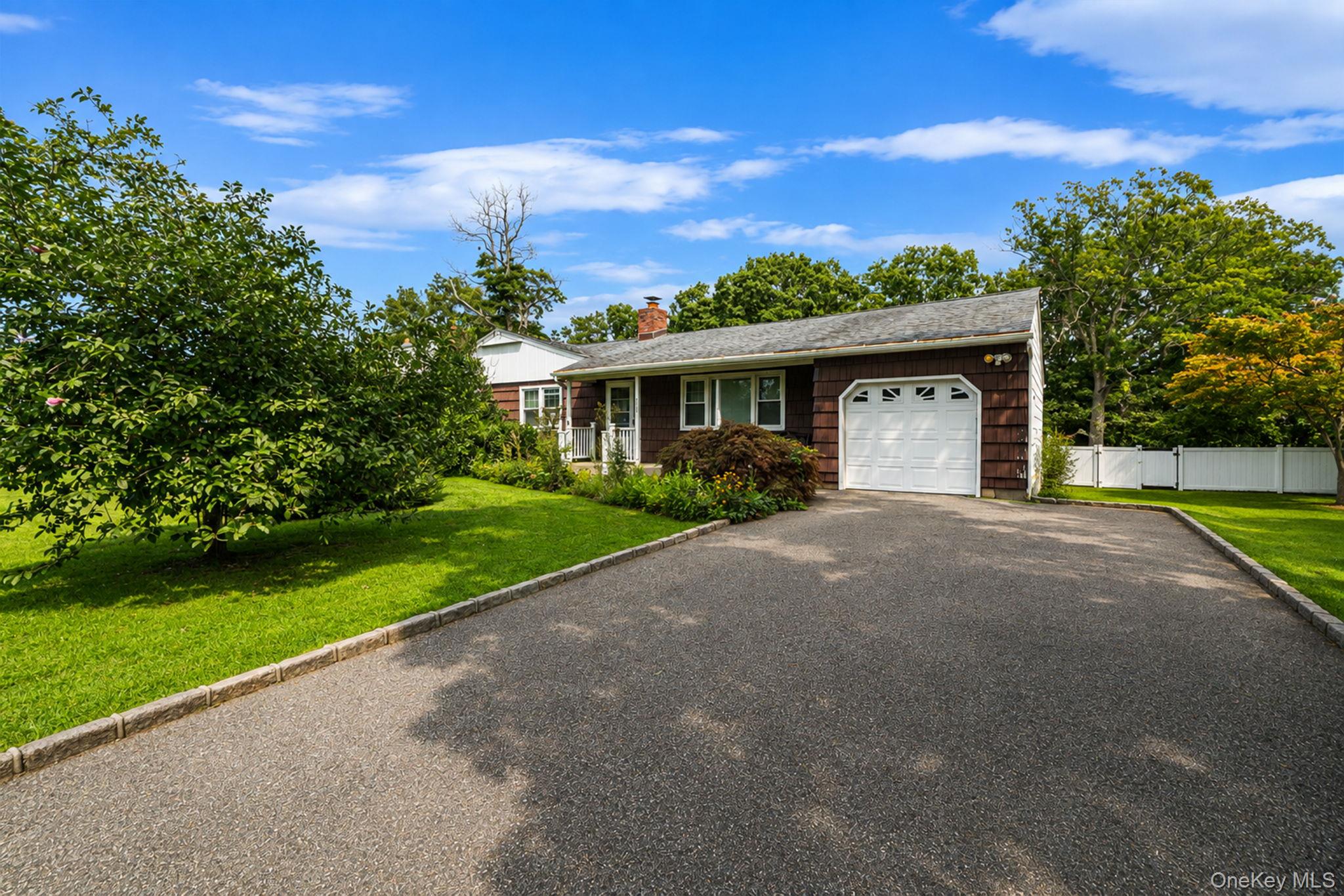 2345 Louis Kossuth Avenue – For Sale photo 3