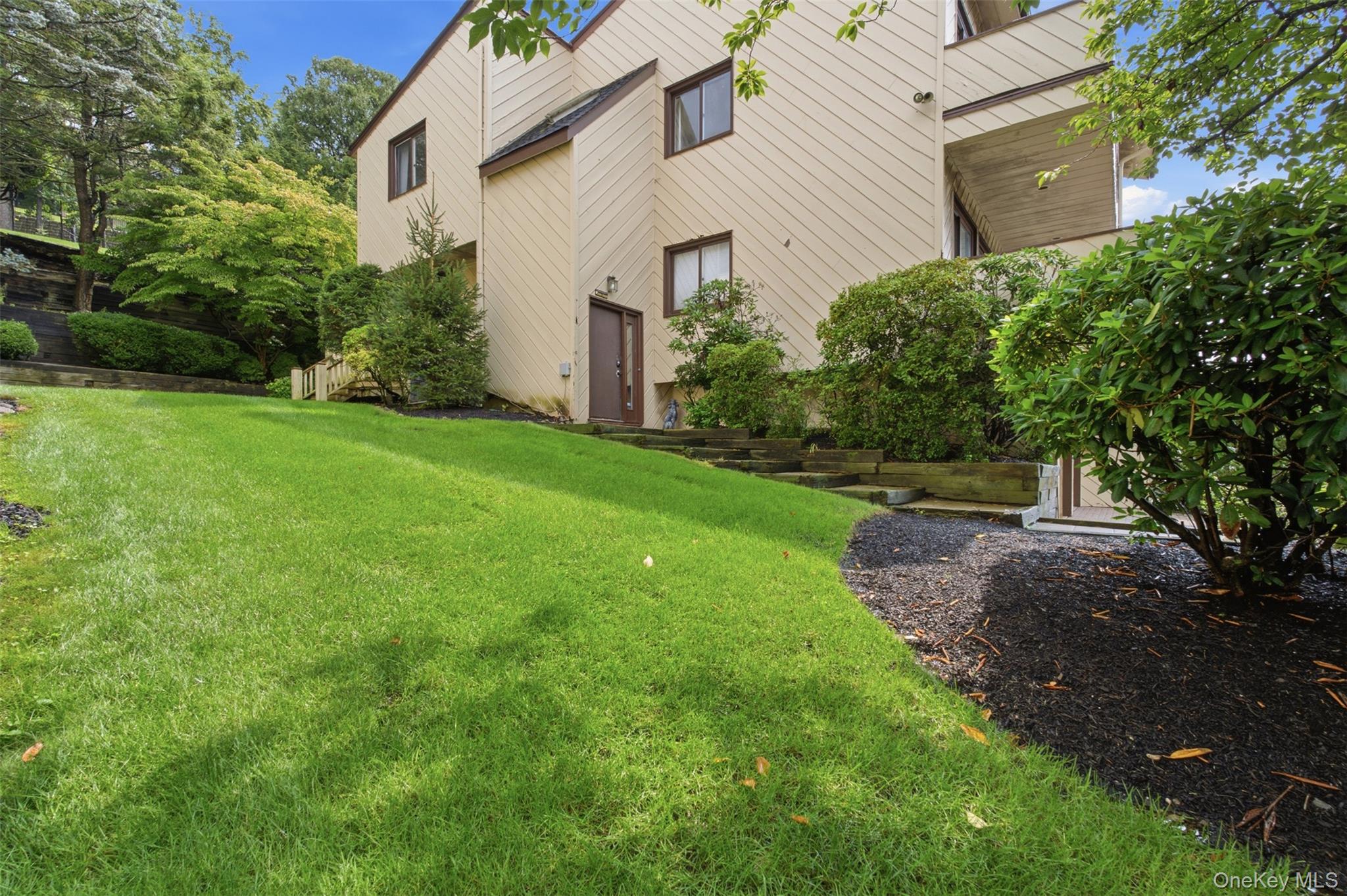 14 Dakota Court – For Sale photo 2