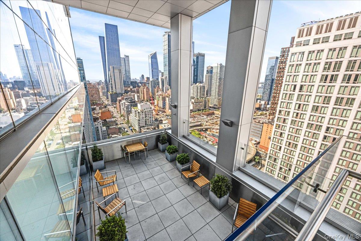 350 W 42nd Street, Unit 19I photo 26