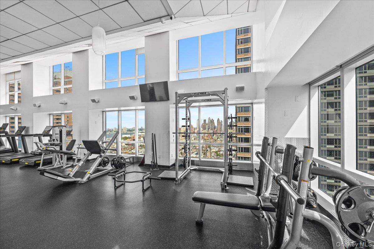 350 W 42nd Street, Unit 19I photo 21