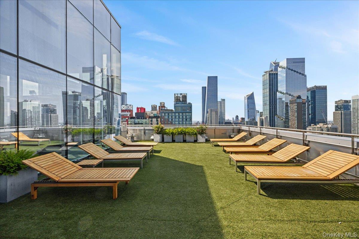 350 W 42nd Street, Unit 19I photo 24