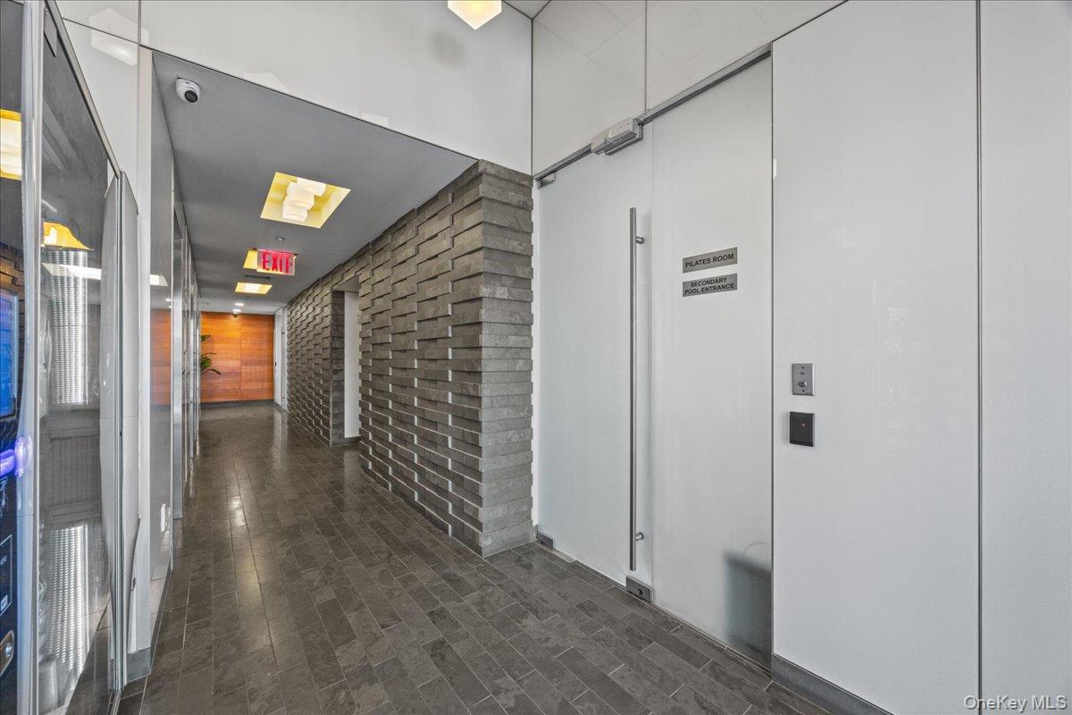 350 W 42nd Street, Unit 19I photo 20