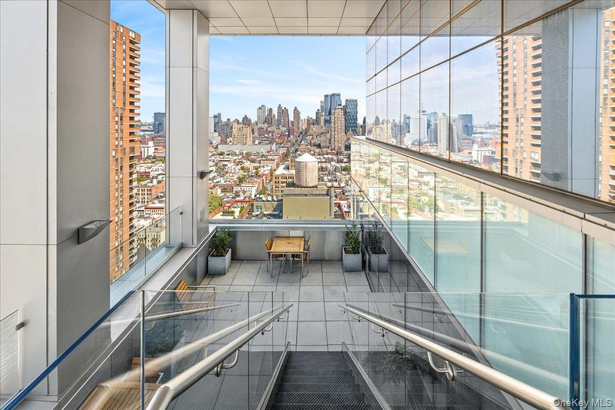 350 W 42nd Street, Unit 19I photo 27