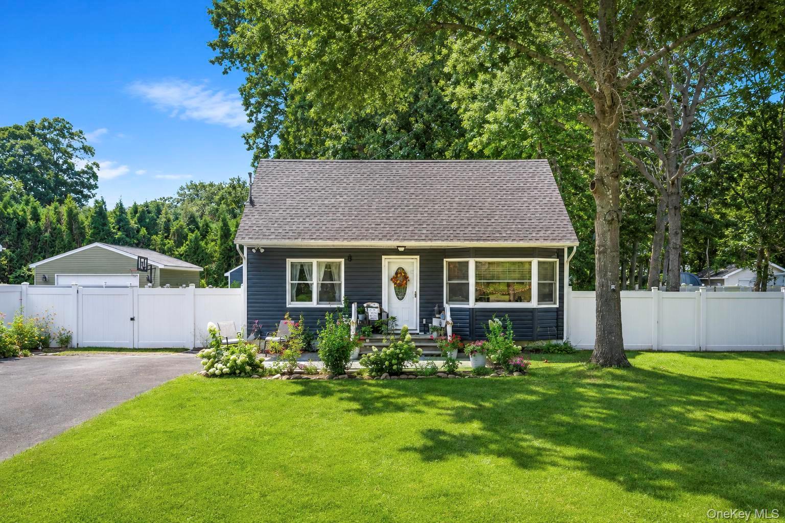51 Roberts Road W – For Sale photo 3