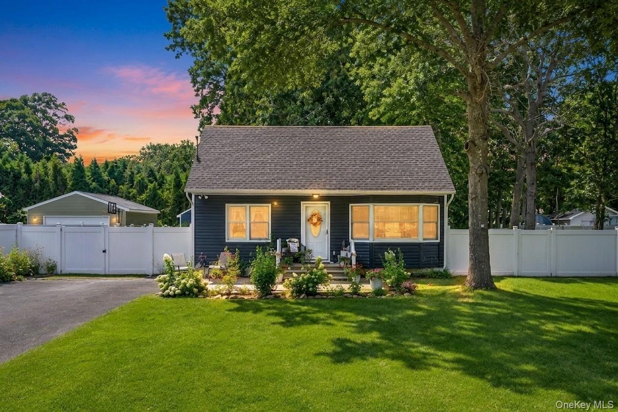 51 Roberts Road W – For Sale photo 2