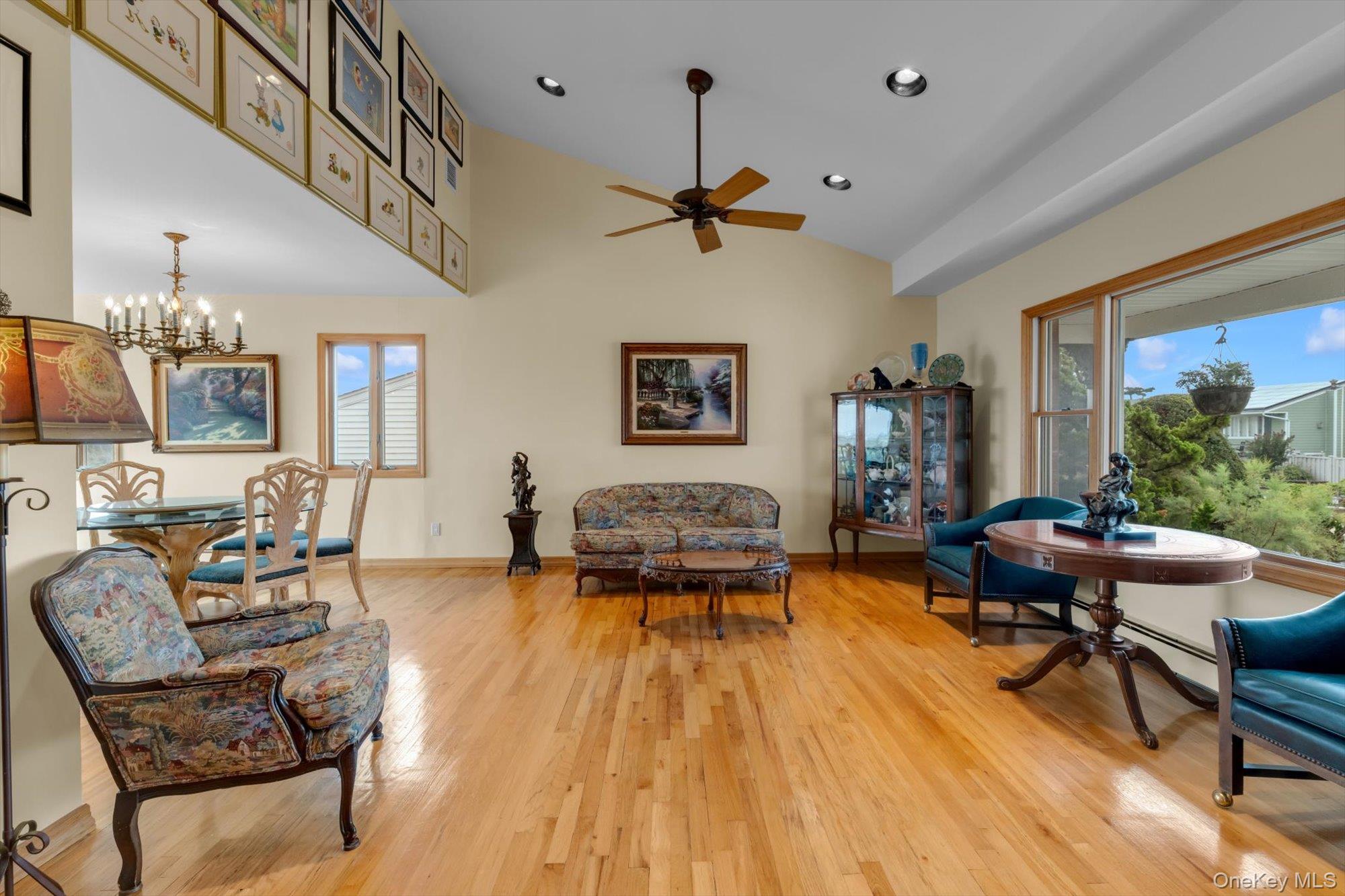 24 Donna Lane – For Sale photo 9