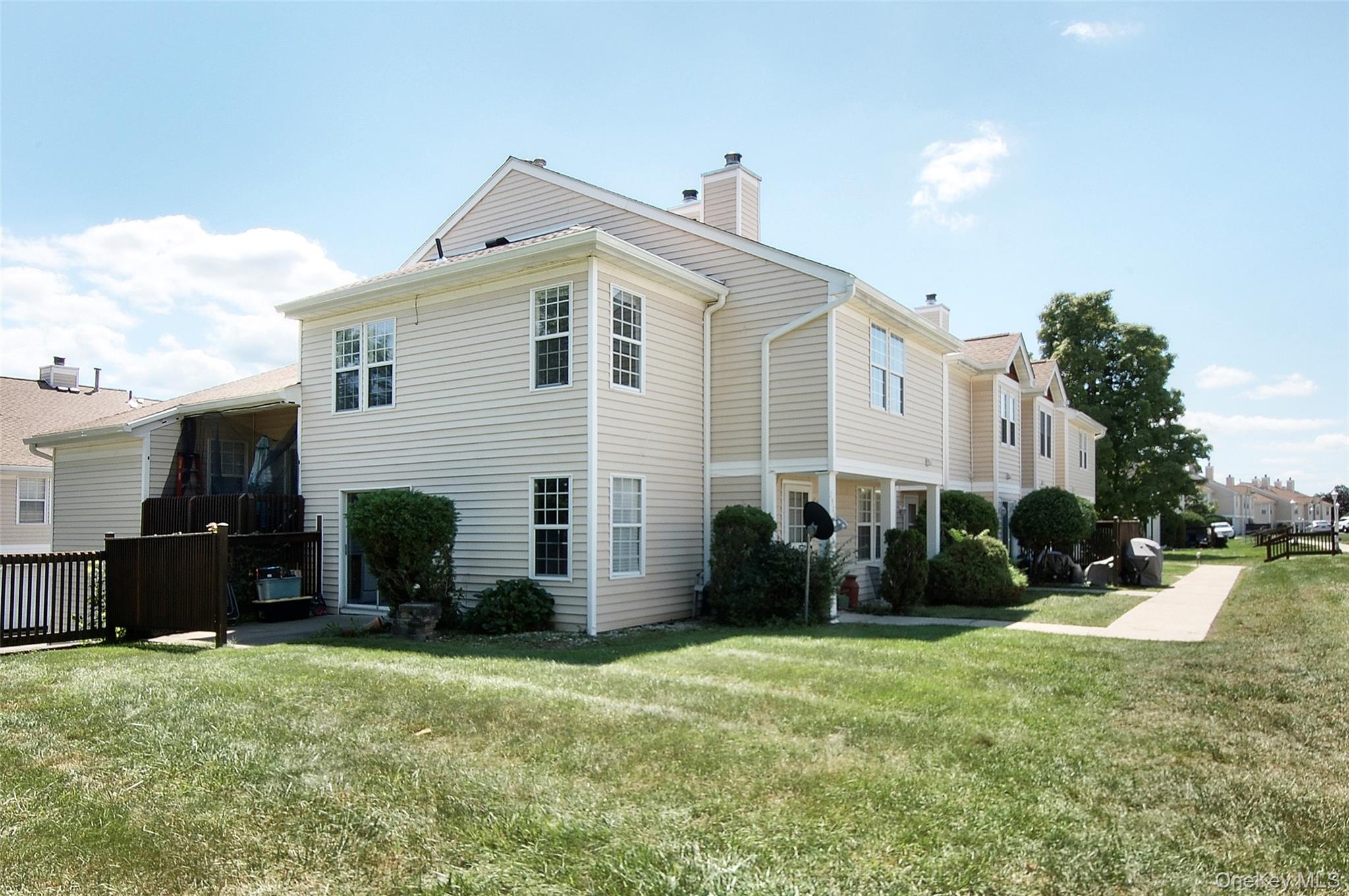 2921 Whispering Hills – For Sale photo 4