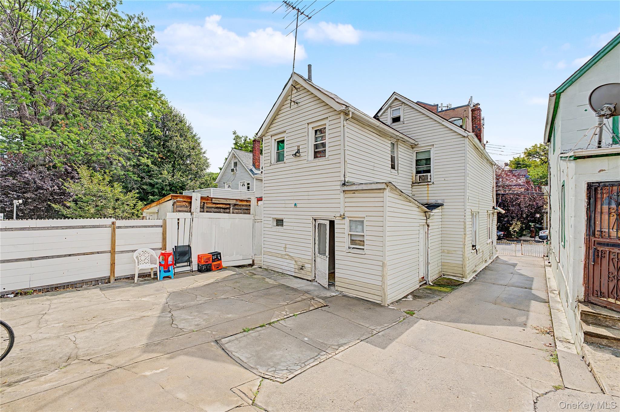 111-83 43rd Ave – For Sale photo 4