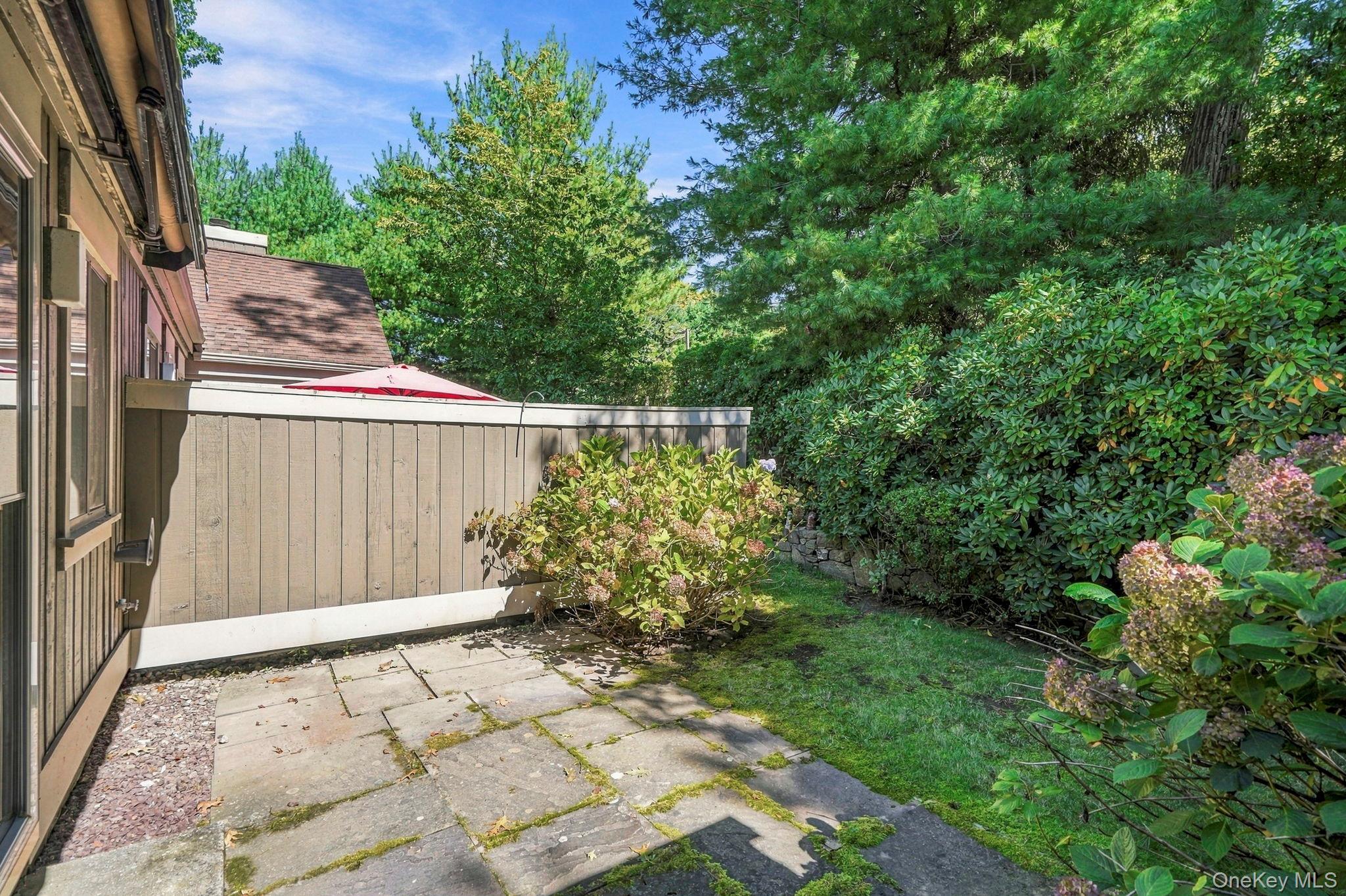 558 Heritage Hills Drive, Unit B photo 36