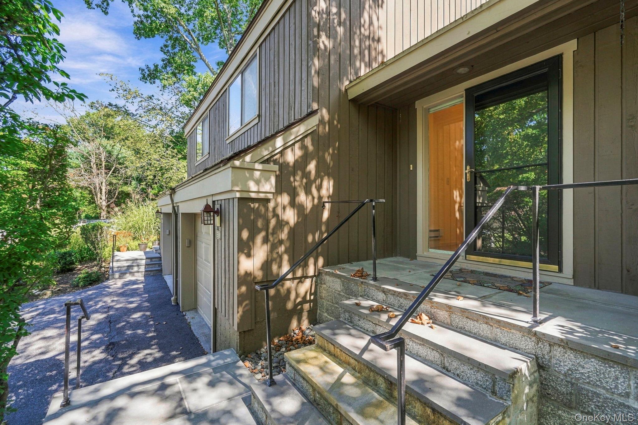 558 Heritage Hills Drive, Unit B photo 6