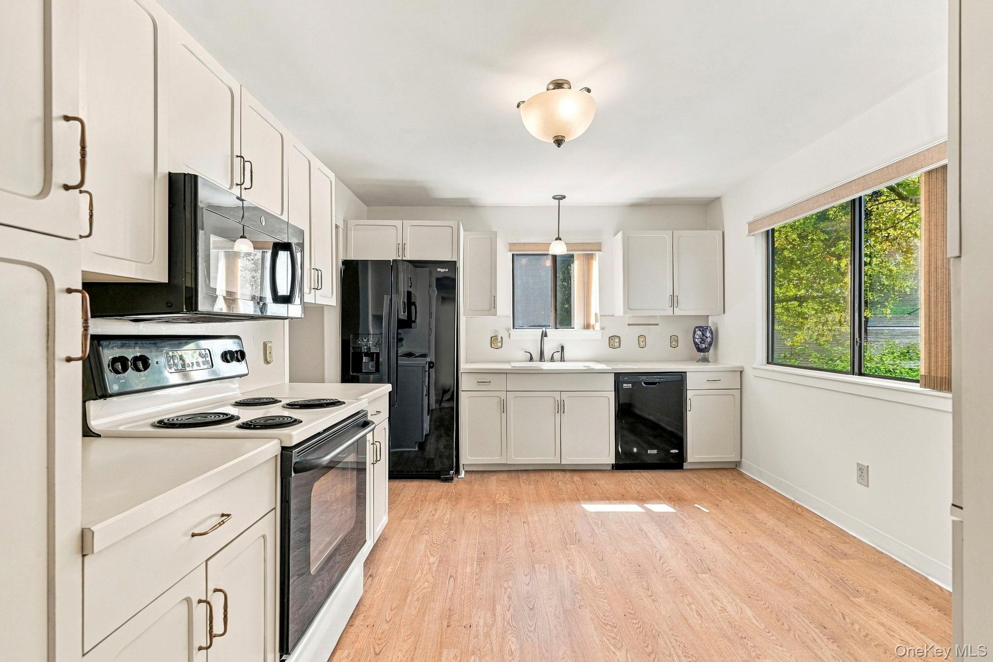 558 Heritage Hills Drive, Unit B photo 19