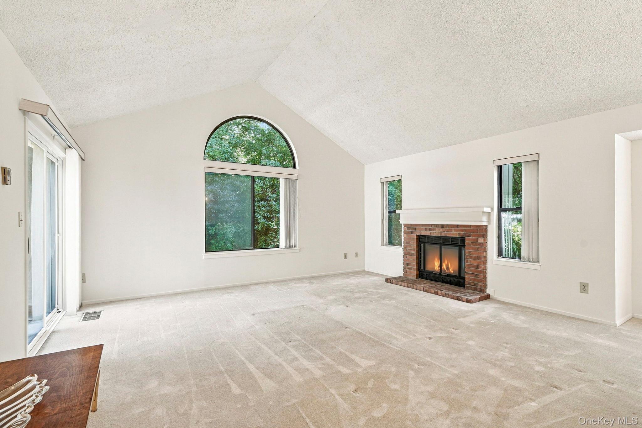 558 Heritage Hills Drive, Unit B photo 8