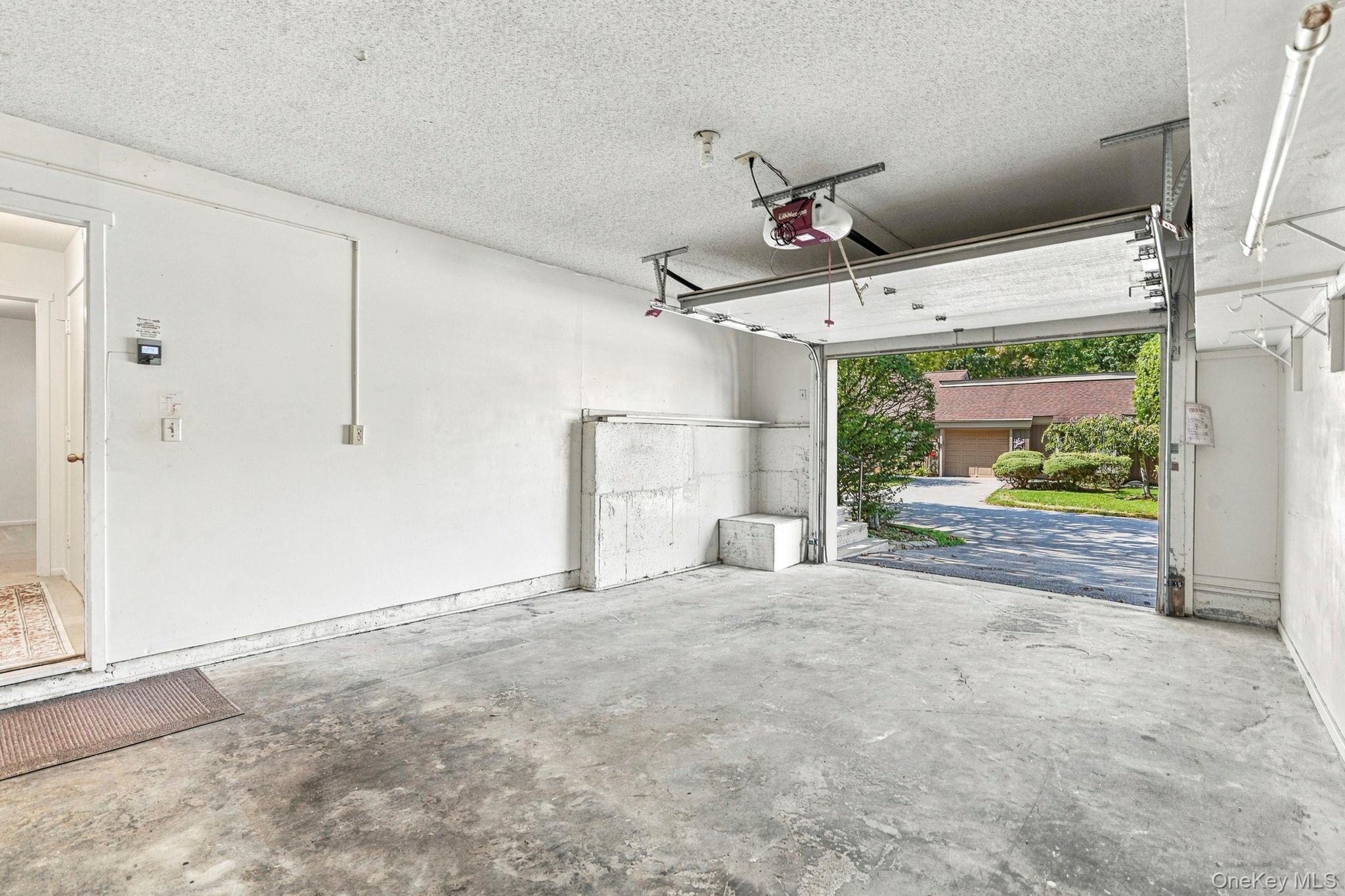 558 Heritage Hills Drive, Unit B photo 31