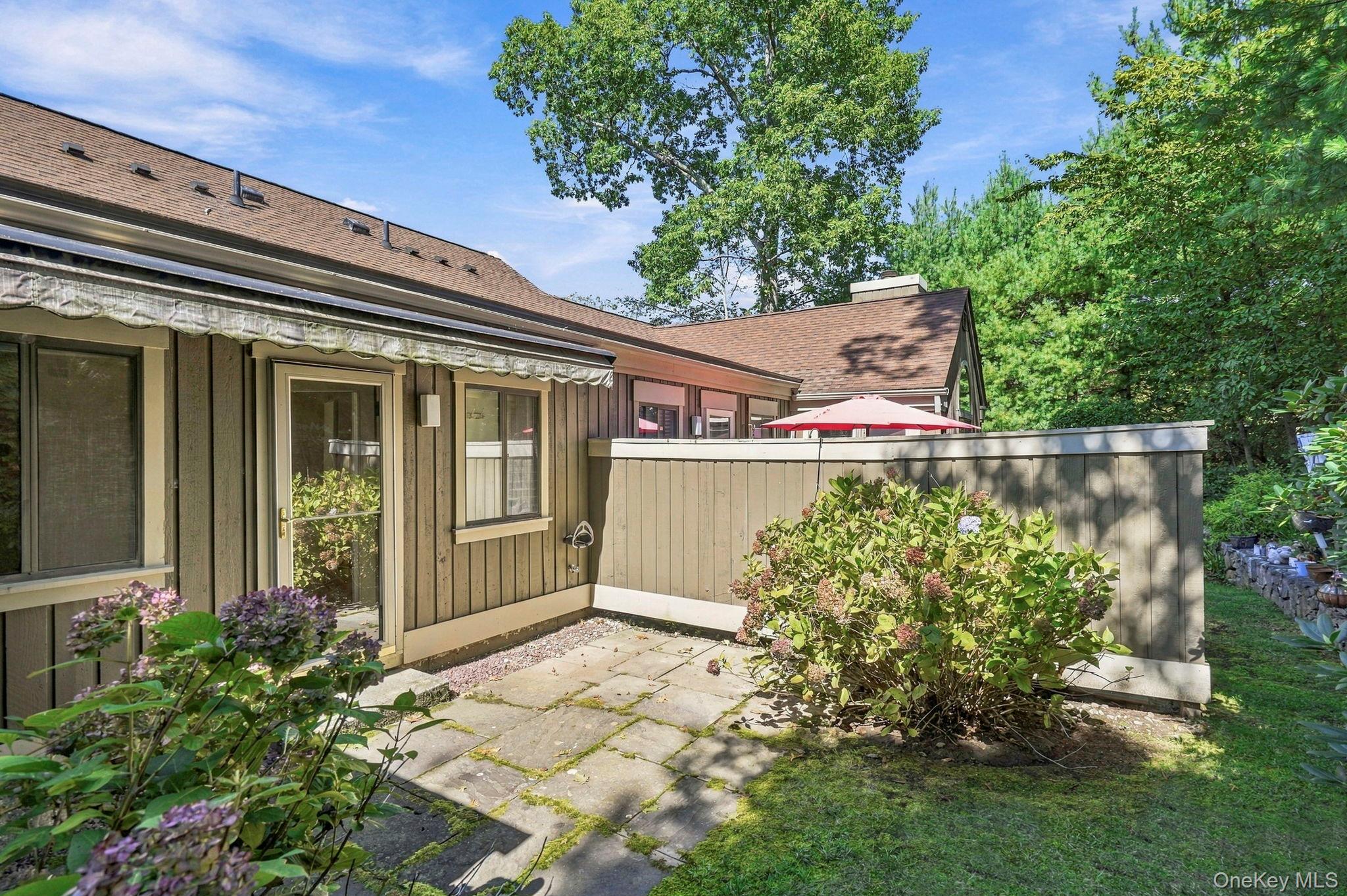558 Heritage Hills Drive, Unit B photo 34