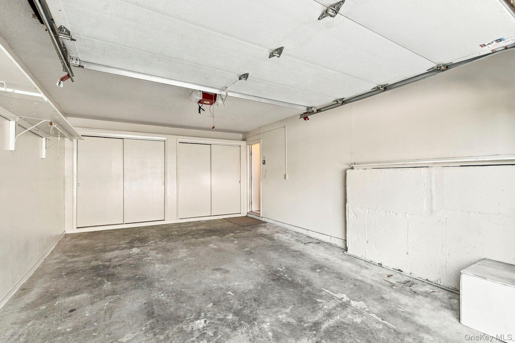 558 Heritage Hills Drive, Unit B photo 32