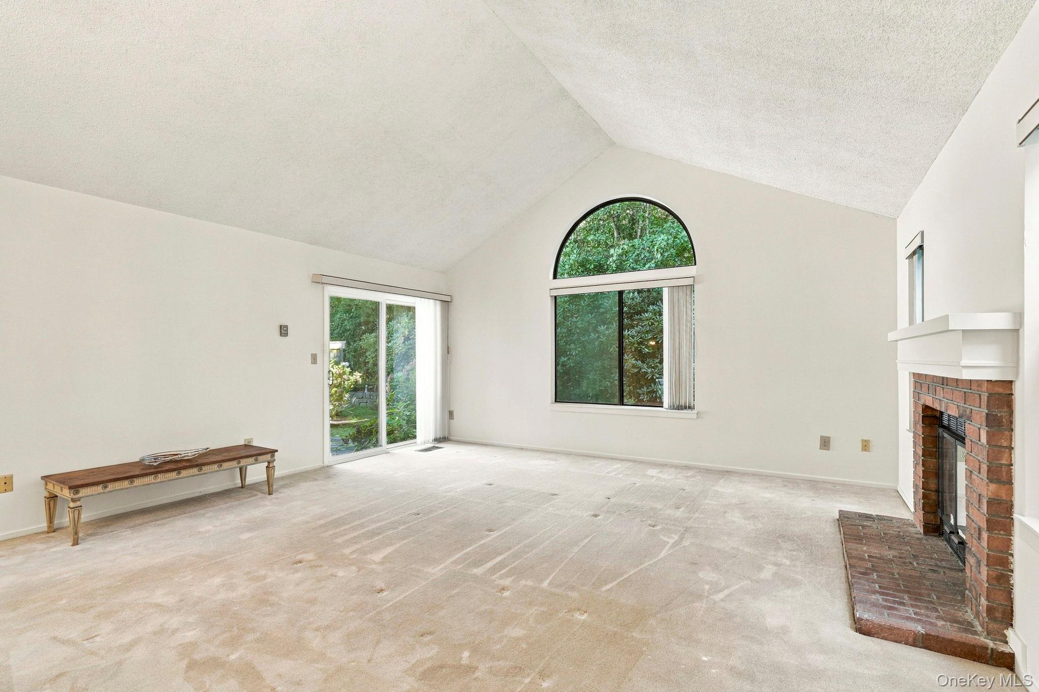 558 Heritage Hills Drive, Unit B photo 9