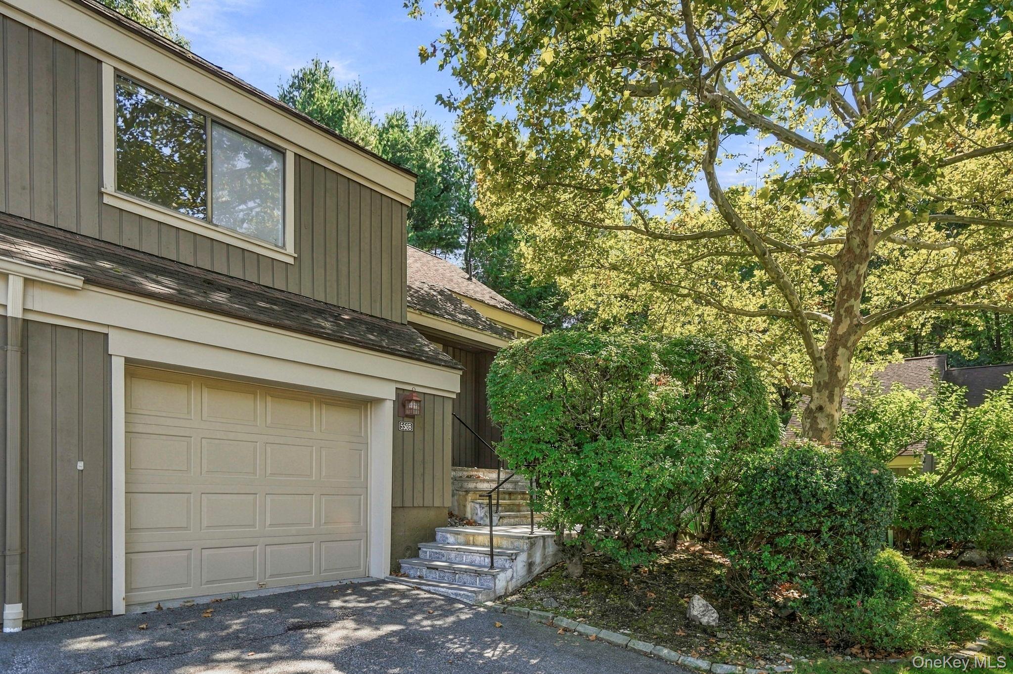 558 Heritage Hills Drive, Unit B photo 4