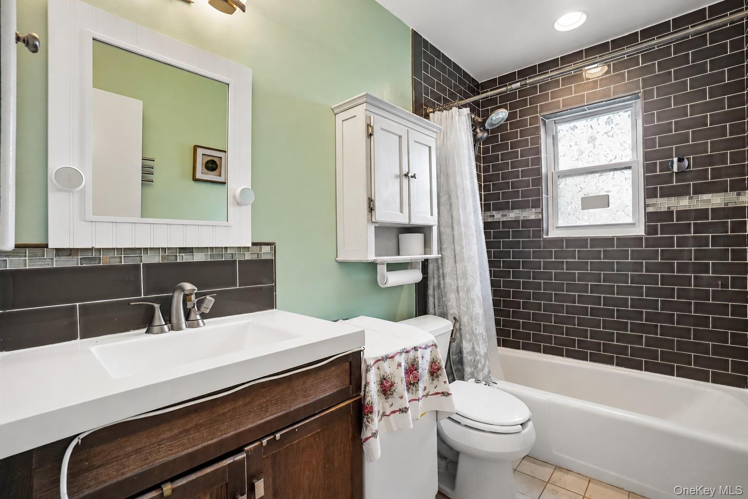 15 Doxbury Lane – For Sale photo 12