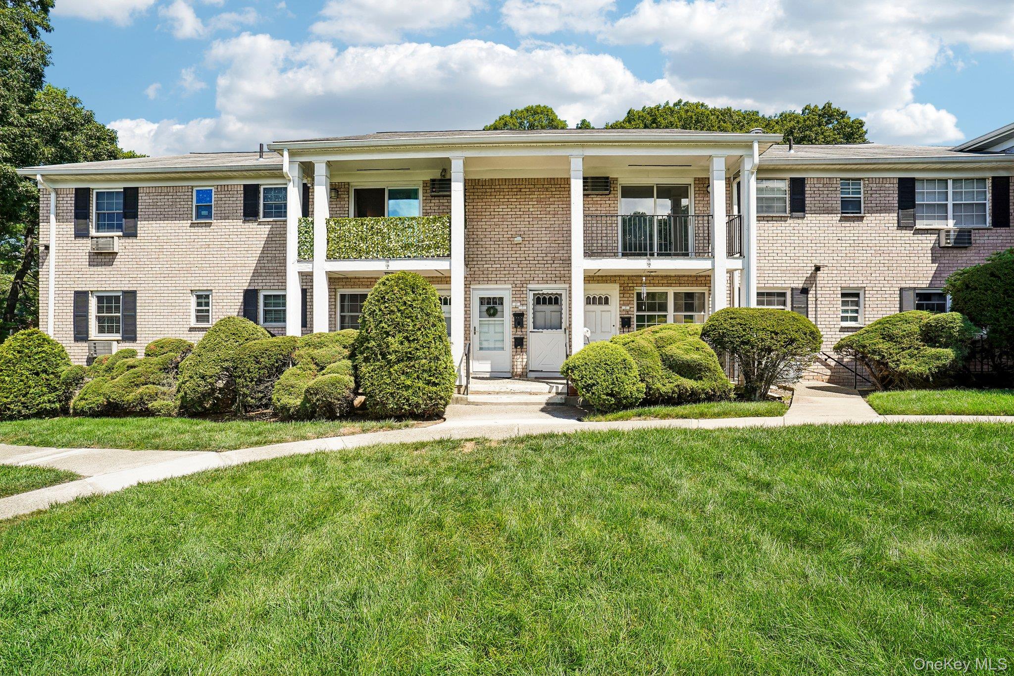 15 Doxbury Lane – For Sale