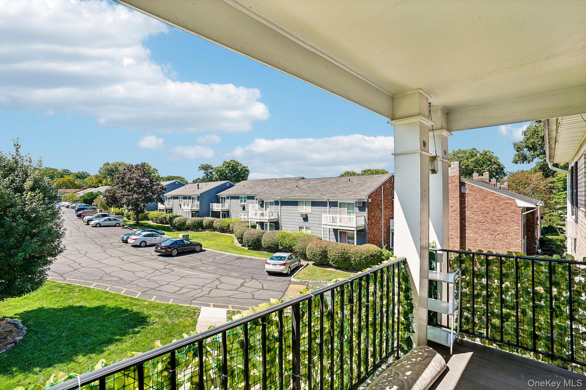 15 Doxbury Lane – For Sale photo 17