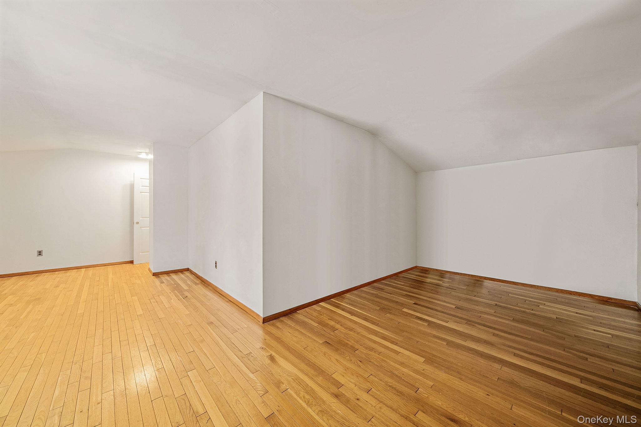 22 Meyer Lane – For Sale photo 28