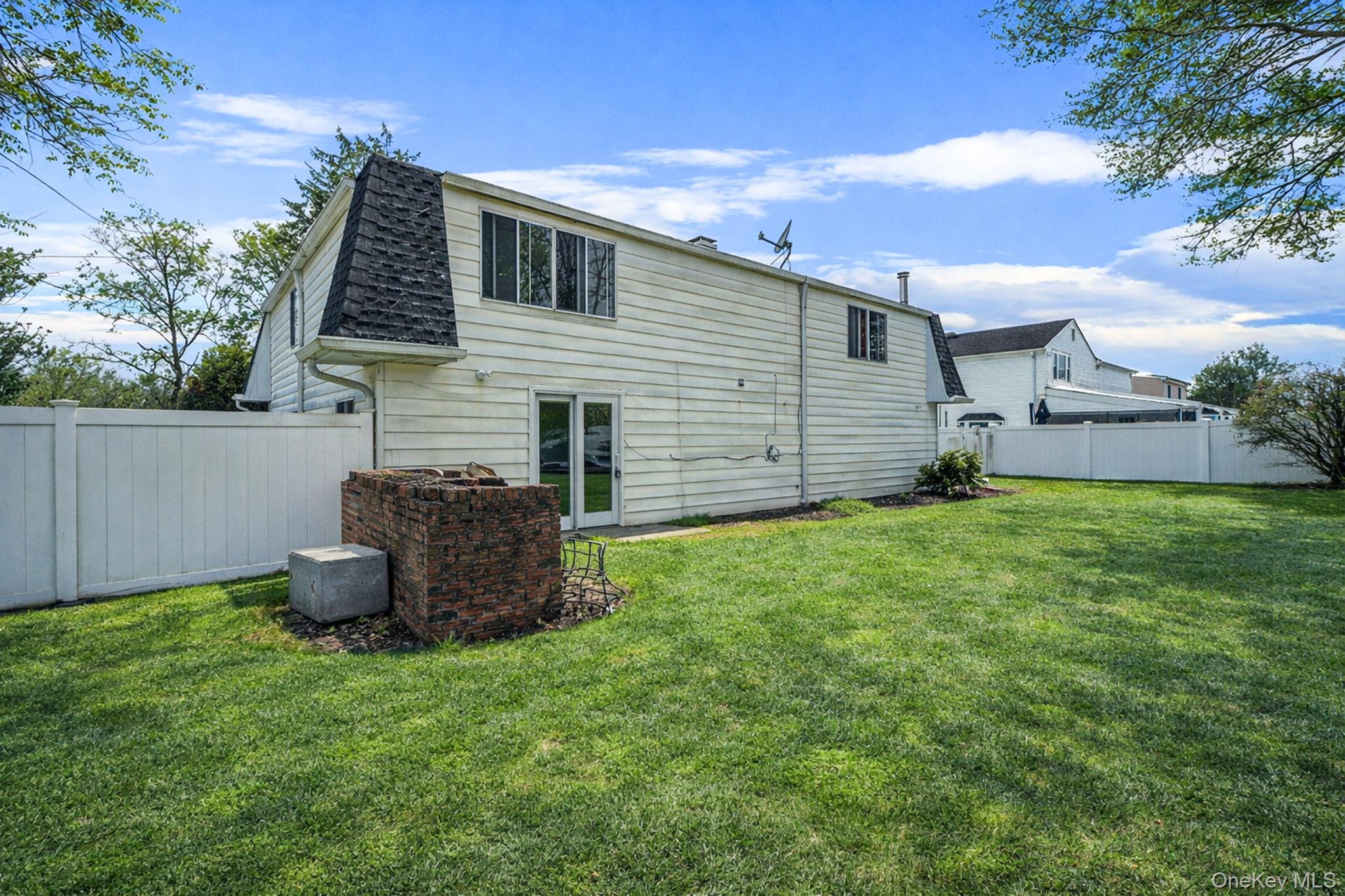 22 Meyer Lane – For Sale photo 9