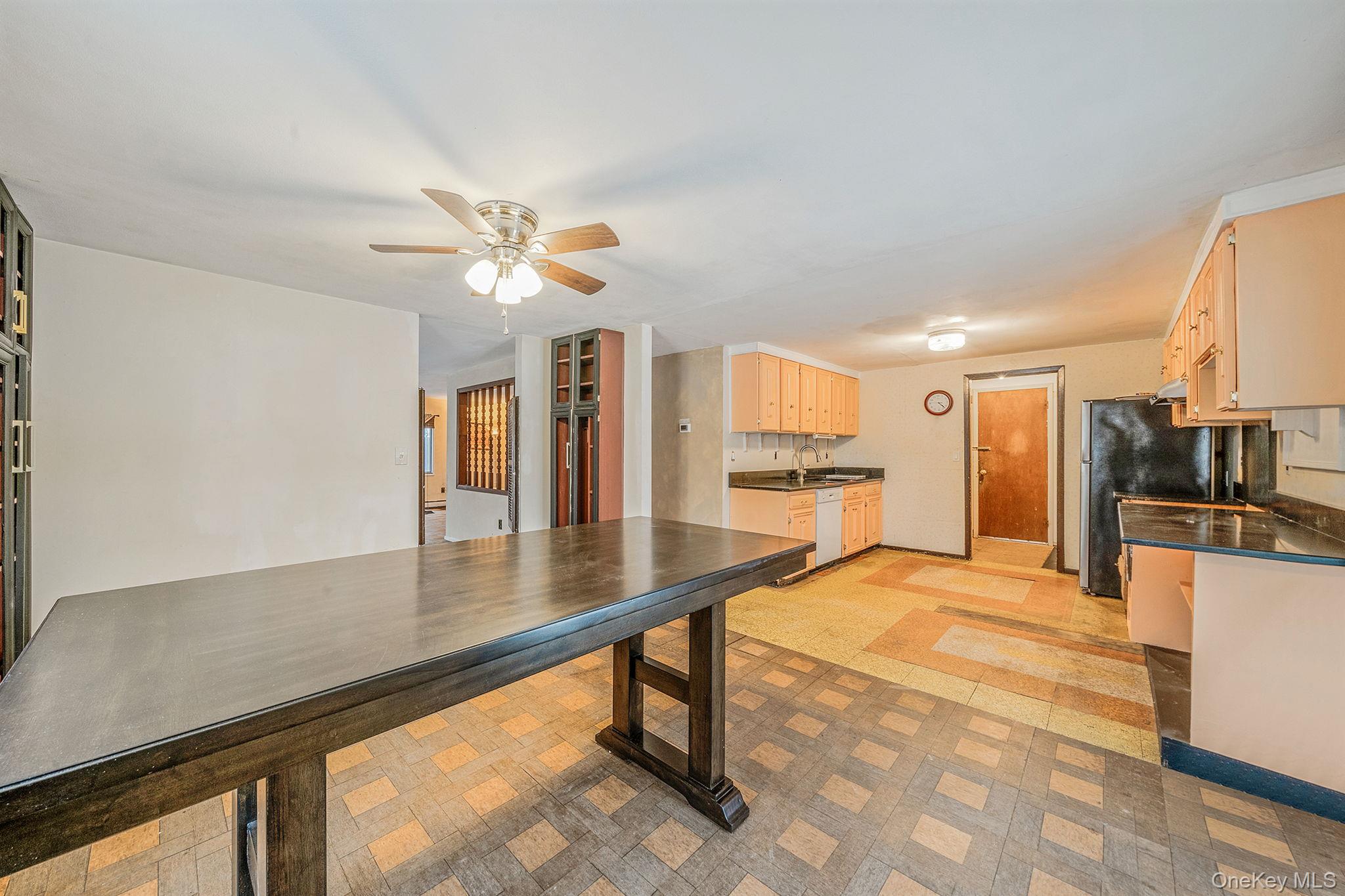 22 Meyer Lane – For Sale photo 18