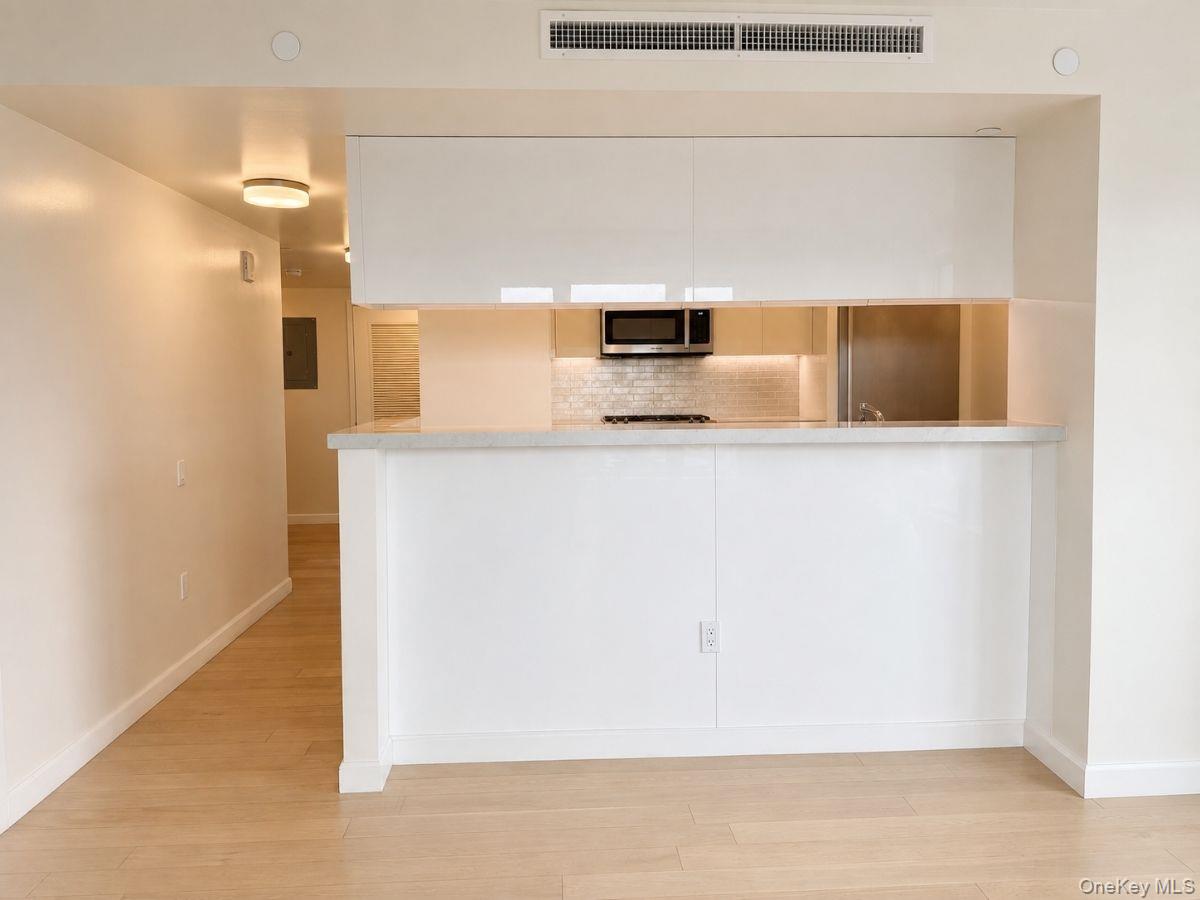 138-35 39th Avenue, Unit 6H photo 3