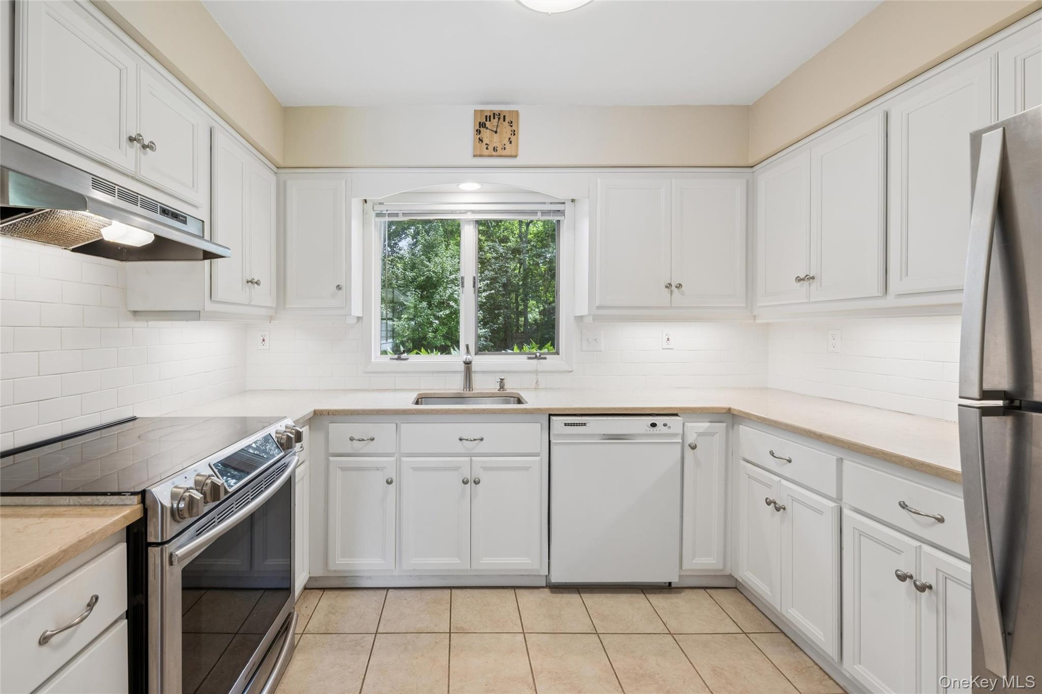23 Argonne Road W – For Rent photo 6