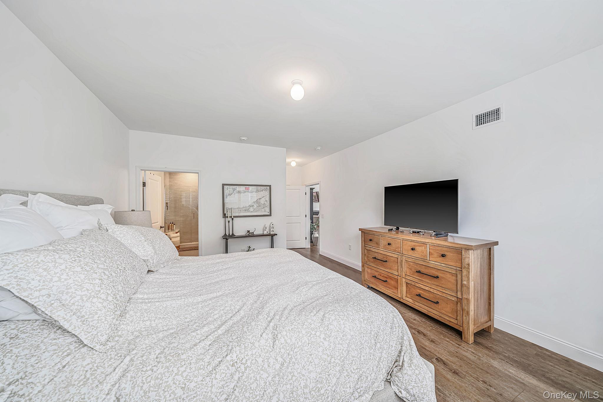 348 Alysweep Lane – For Sale photo 10