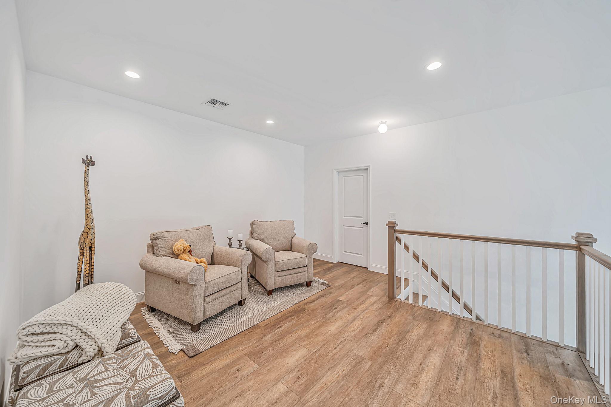 348 Alysweep Lane – For Sale photo 15