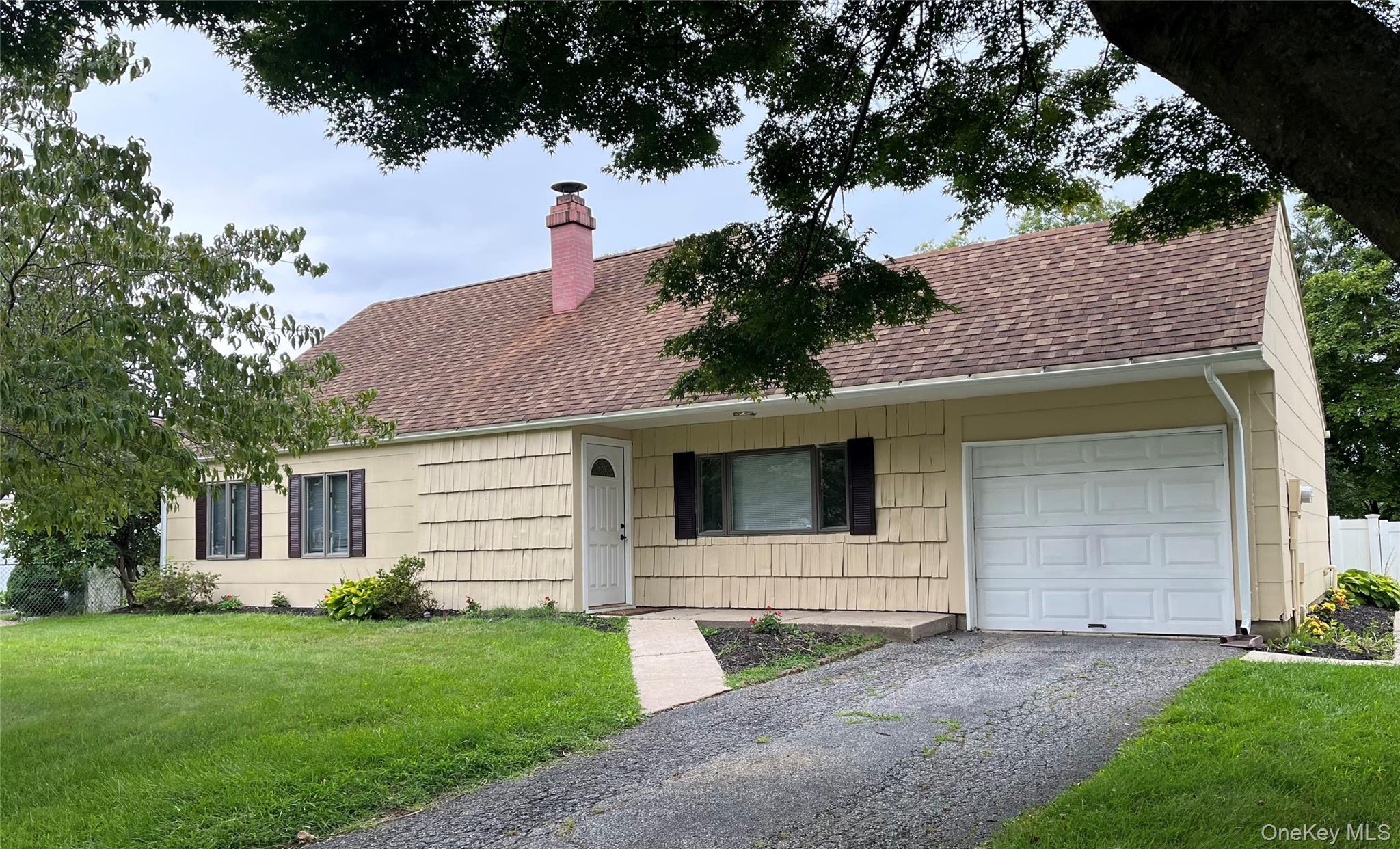 88 Matsunaye Drive – For Sale