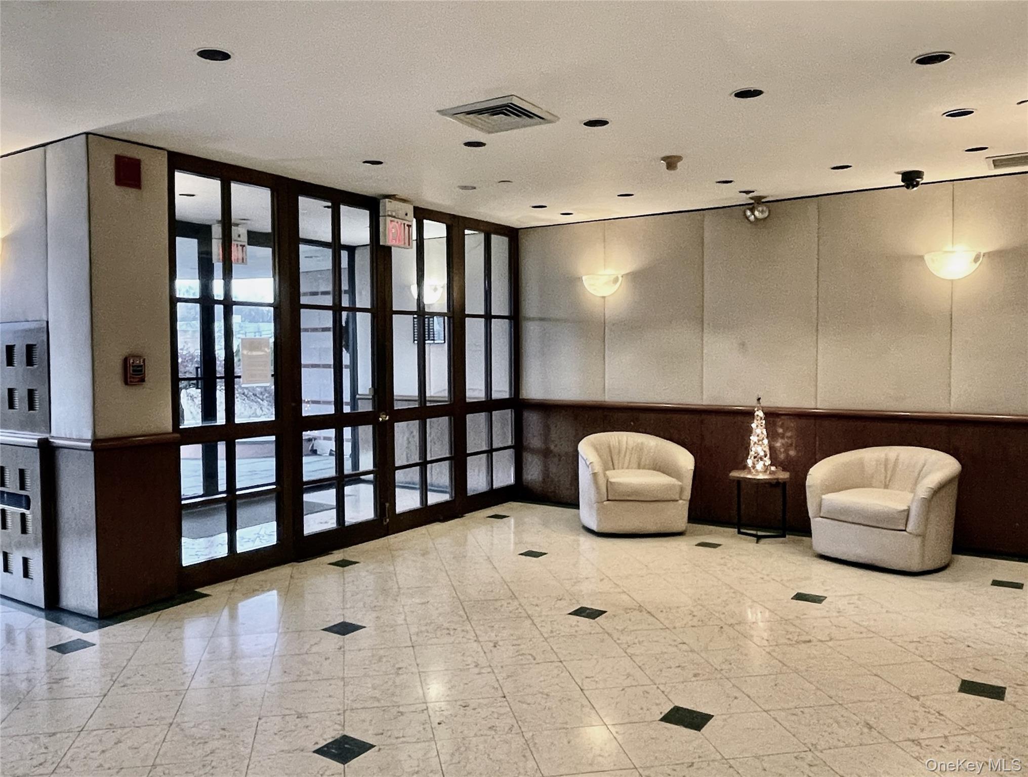 24 Ray Place, Unit 3-5 photo 2