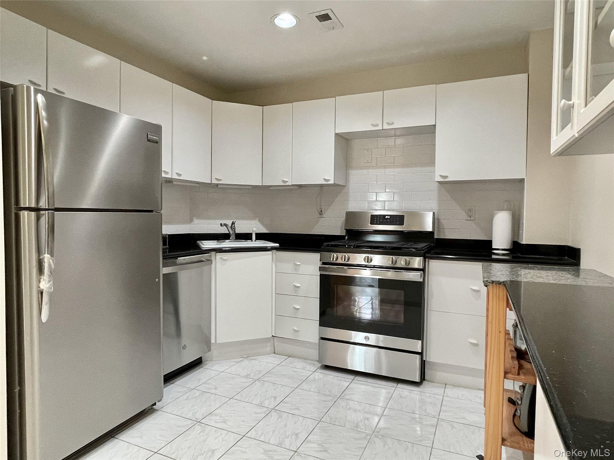 24 Ray Place, Unit 3-5 photo 9