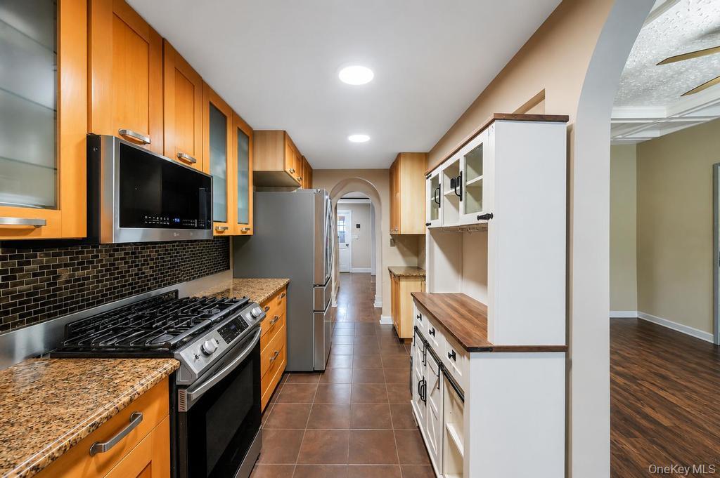 9216 Woodhaven Boulevard – For Sale photo 6