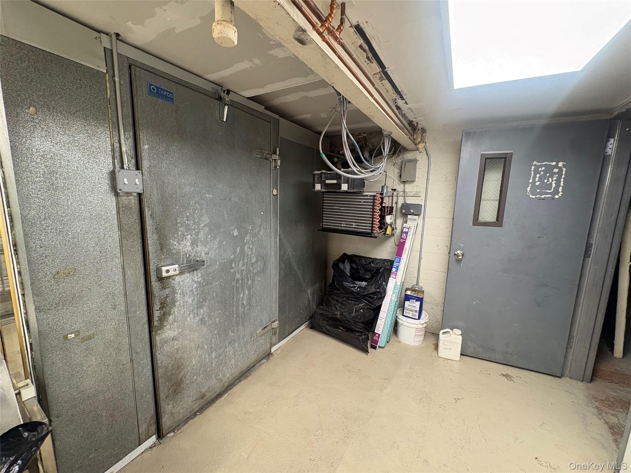 41-09 Broadway – For Rent photo 7