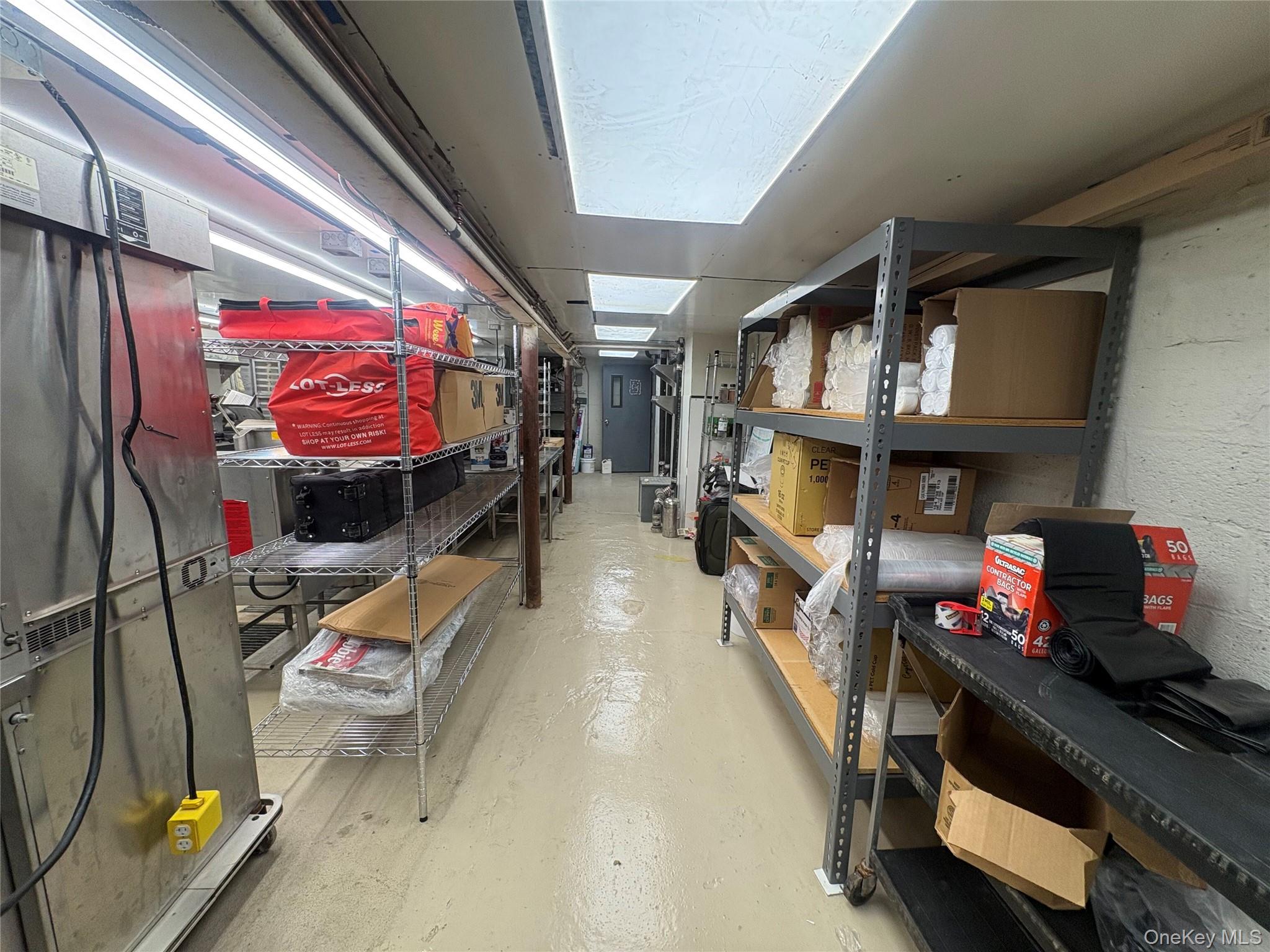 41-09 Broadway – For Rent photo 4