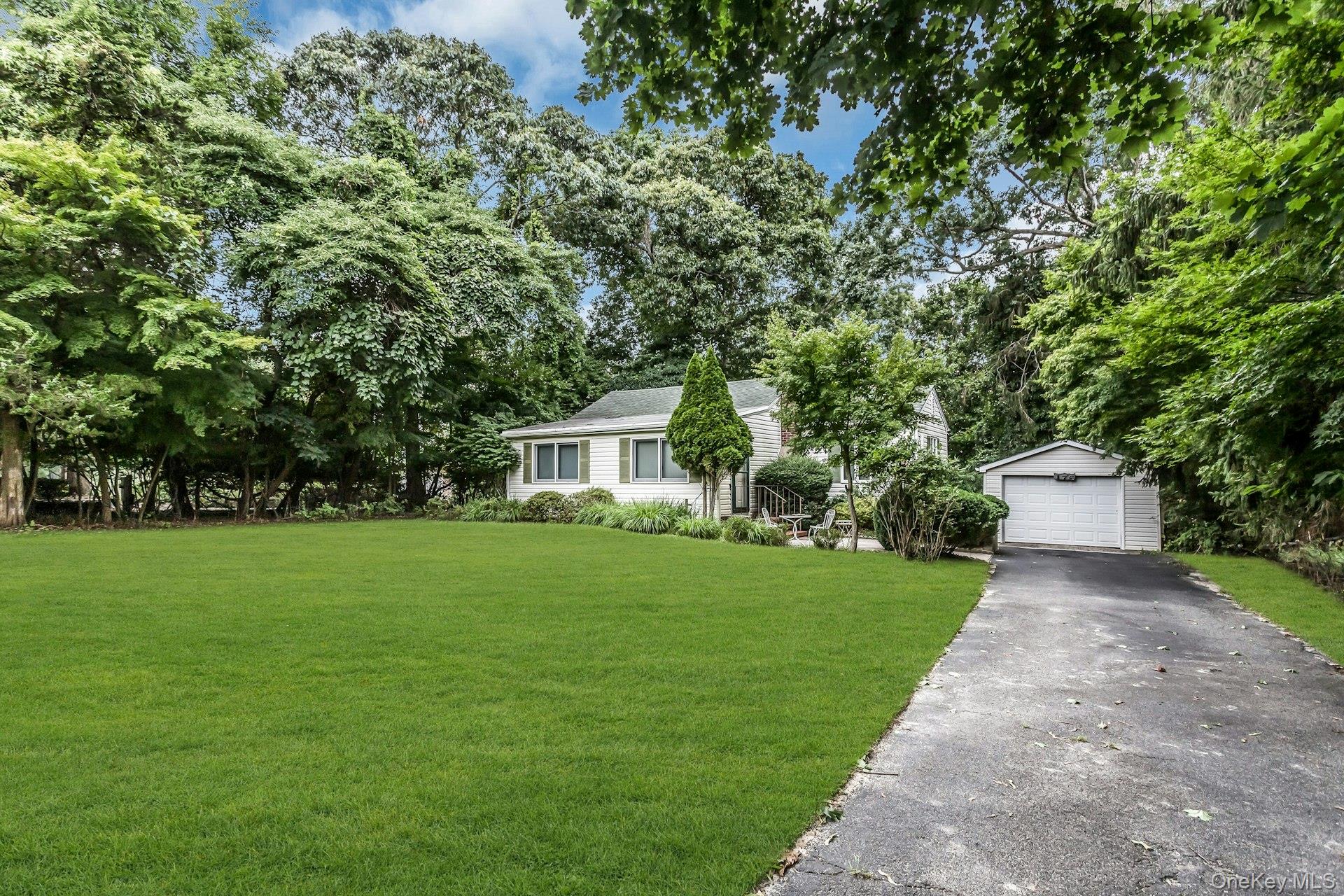 176 N Side Road – For Sale