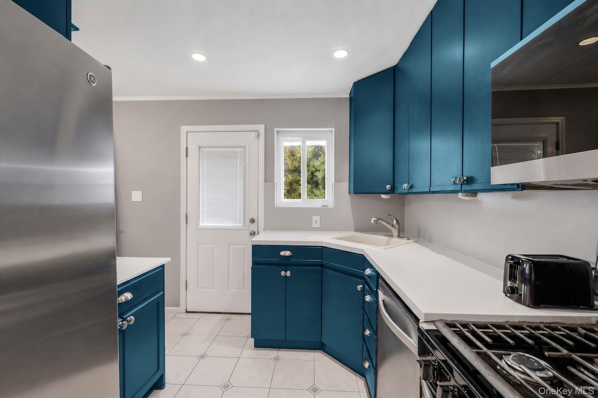 285 W 9th Street – For Sale photo 10